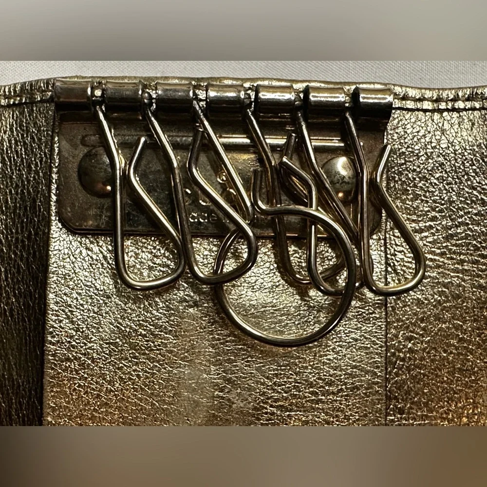 Authentic GUCCI Gold Monogram Key Holder GUC - Picture 10 of 17